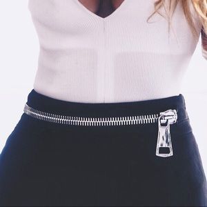 Black Zoey Zipper pants -NWT XS